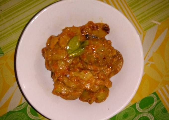 Rendang jengkol pedes