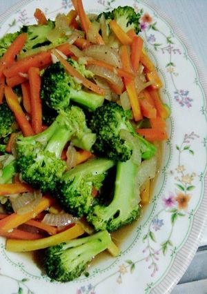 Foto resep Tumis Brokoli Wortel Saus Tiram