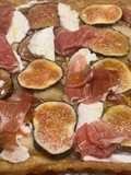 Ensalada de berenjenas asadas higos y jamón, sobre masa quebrada !!!
