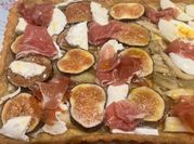 Una foto de jamón asado
