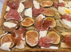 Foto principal de Ensalada de berenjenas asadas higos y jamón, sobre masa quebrada !!!