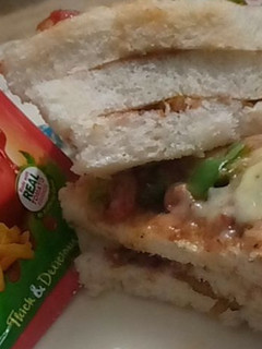 A picture of Three layer chicken 🍗 sandwich 🥪.