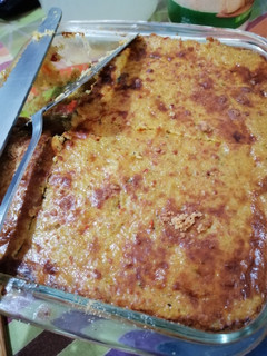 Una foto de Pastel de quinua con masa madre, con queso verduras y nueces