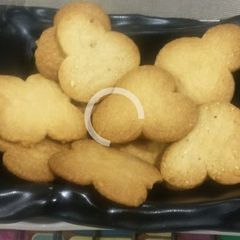 A picture of Ragi flour biscuits.
