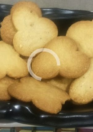A picture of Ragi flour biscuits.