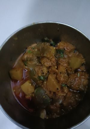 आलू बैंगन की सब्जी (aloo baingan ki sabzi recipe in Hindi) रेसिपी मुख्य फोटो