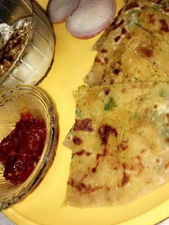 A picture of Chana daal paratha.