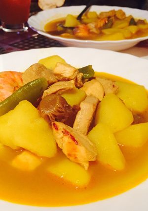 Una foto de Estofado de Patatas con carne y verdura ó Guiso de Papas (en Andalucía)