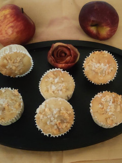 ஆப்பிள் கிரம்பில் கப் கேக் (Apple crumble cup cake recipe in tamil) செய்முறை முக்கிய புகைப்படம்