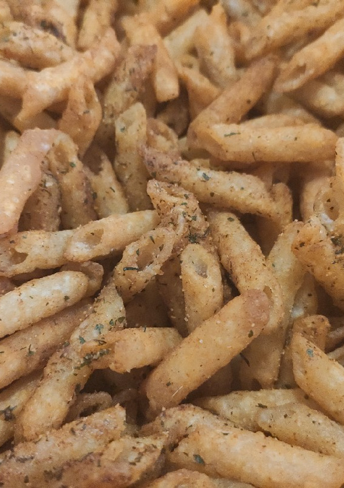 Una foto de Snack de macarrones fritos aliñados (crackers)