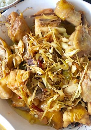 Hình của món Gà xào sả ớt.