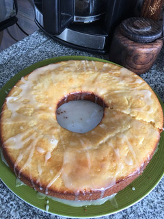 Una foto de Torta húmeda de limón