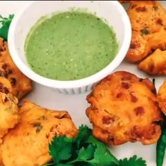 A picture of Crispy Cauliflower Fritters.