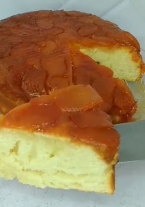 Una foto de Torta invertida de manzana