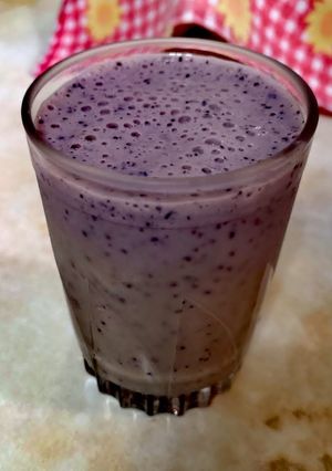 Una foto de Licuado de arándanos con plátano
