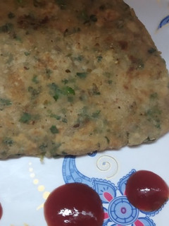 बथुआ का पराठा (Bathua ka paratha recipe in Hindi) रेसिपी मुख्य फोटो