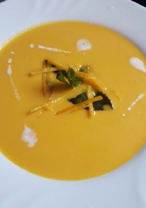 Una foto de Crema de zanahorias a la naranja