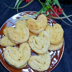 A picture of French Palmiers.