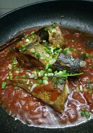 Hình của món Cá nục sốt cà.