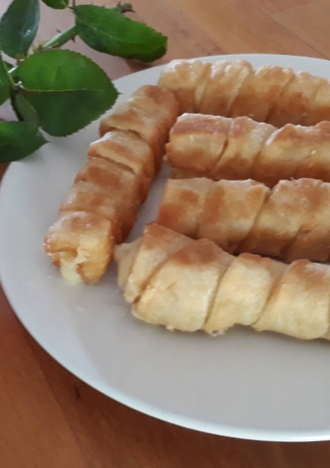 Una foto de Tequeños de queso -con masa casera-