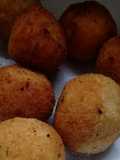 Bolinho de macaxeira com queijo