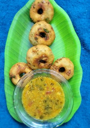 બ્રેડ ના મેંદુવડા (Bread Medu Vada Recipe In Gujarati) રેસીપી મુખ્ય ફોટો