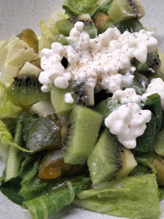 Una foto de Ensalada de frutas y queso cottage