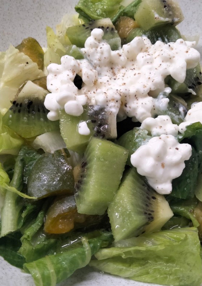 Una foto de Ensalada de frutas y queso cottage