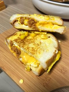 起司肉鬆蛋微~法式吐司 的食譜成品照片