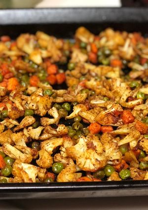 A picture of Baked cauliflower,carrot and peas sabji#hmf#breakfast#post no 3.