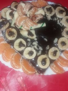 صورة لوصفة كيكة بتزيين خفيف