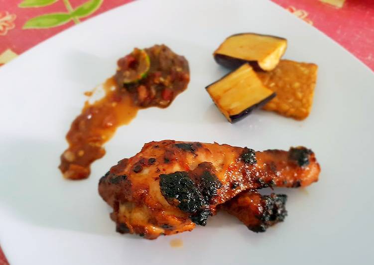 Resep Ayam Bakar Bumbu rujak + sambel terasi Endolllss, Enak Banget