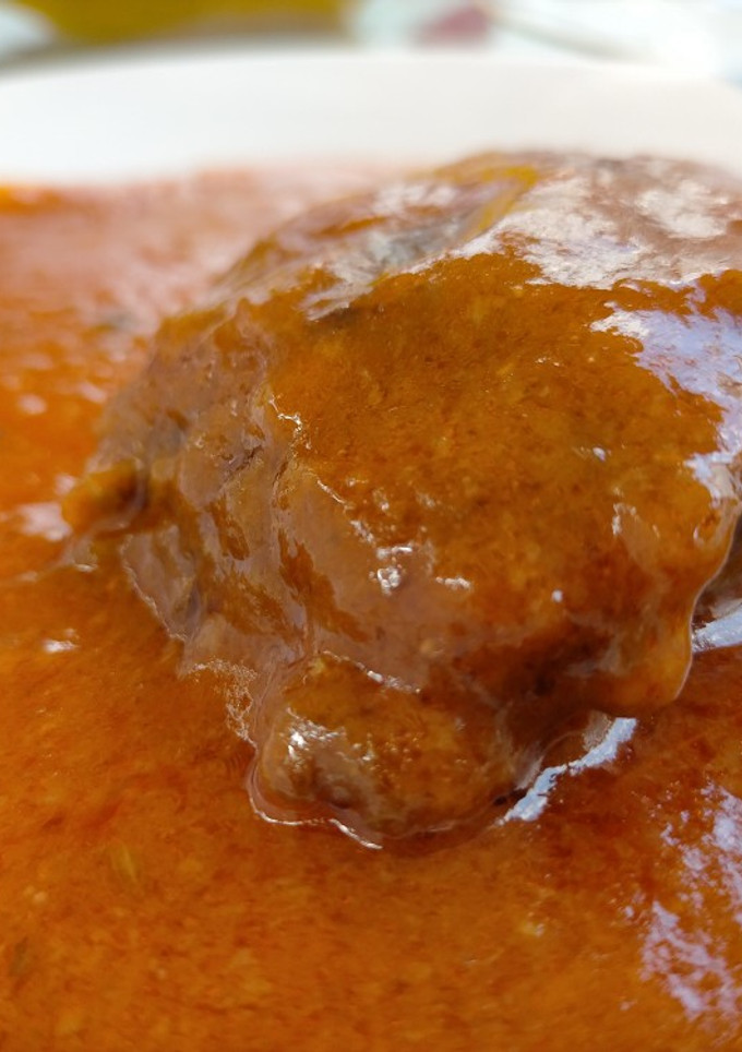 Una foto de Carrillá con tomate