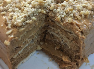 Una foto de Torta de galletas y manjar nuez