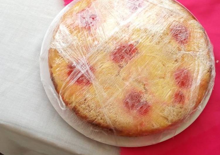 Pineapple upside down cake