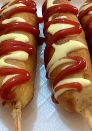 Una foto de Banderillas de salchicha y queso