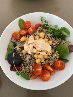 Una foto de Ensalada de quinoa 🥗