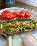 美國酪梨（牛油果）油葱酥烤麵包 (Avocado Toast)
