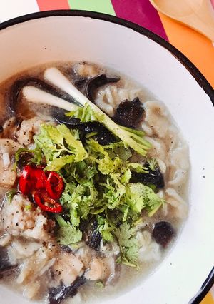 Hình của món Canh Súp Nấm Thịt Viên & Vỏ Bánh Mandu Xén Dư.