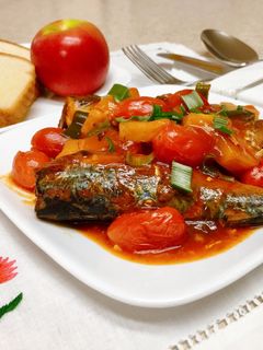 Hình của món Cá hộp kho thơm.