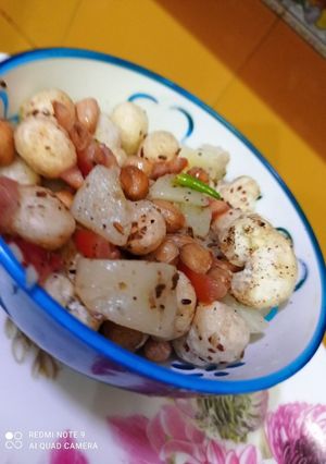 A picture of Peanut Makhana chaat.