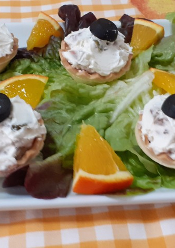 Una foto de Tartaletas de queso crema, y anchoas