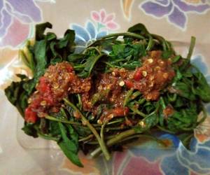 Mudahnya Menyajikan Rujak Kangkung Enak Sederhana