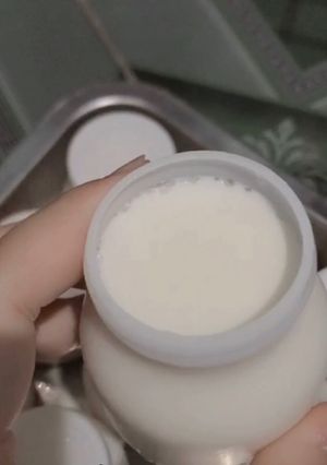 Hình của món Sữa chua úp ngược.