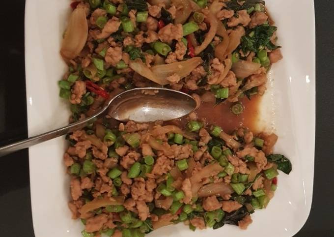 Cara membuat Spicy Thai Chicken Basil