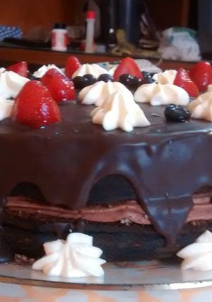 Una foto de Torta chocolate y frutos rojos