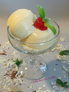 Una foto de Helado de chocolate blanco elaborado con la M.Cuisine.Plus