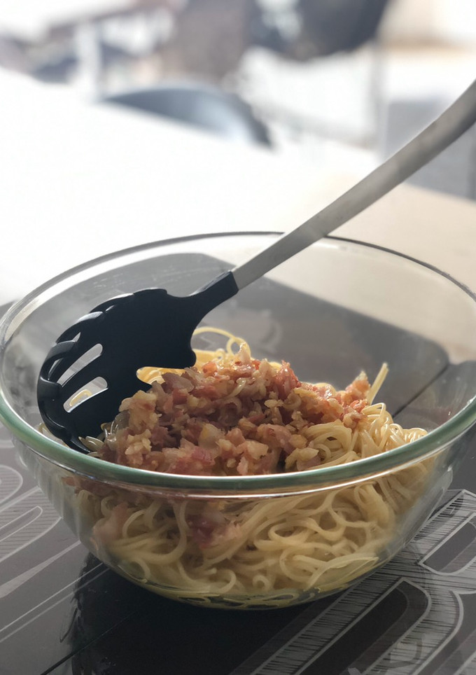 Una foto de Espaguetis aglio e olio