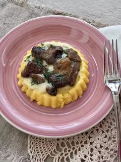 Zdjęcie przepisu Placki z polenty z grzybami 🇮🇹.