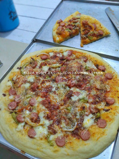 Foto resep Pizza Sosis Daging praktis no ulen